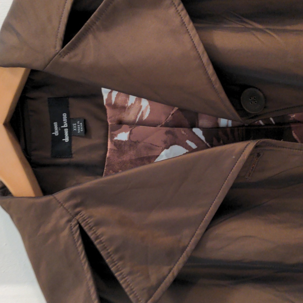 NWOT Dennis Basso 3/4 length coat. XXS, Fully lined, Washable, Brown. Rain Coat